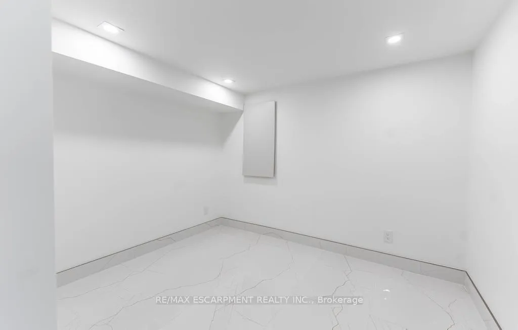Photo 23 of 174 Roxborough Avenue, Hamilton, Stoney Creek — HOMEH