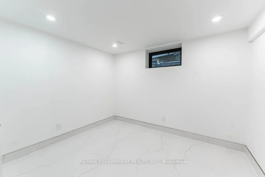 Photo 26 of 174 Roxborough Avenue, Hamilton, Stoney Creek — HOMEH