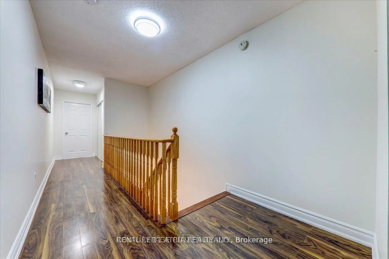 Photo 14 of Unit Upper, 24 Holloway Road, Markham, Cedarwood — HOMEH