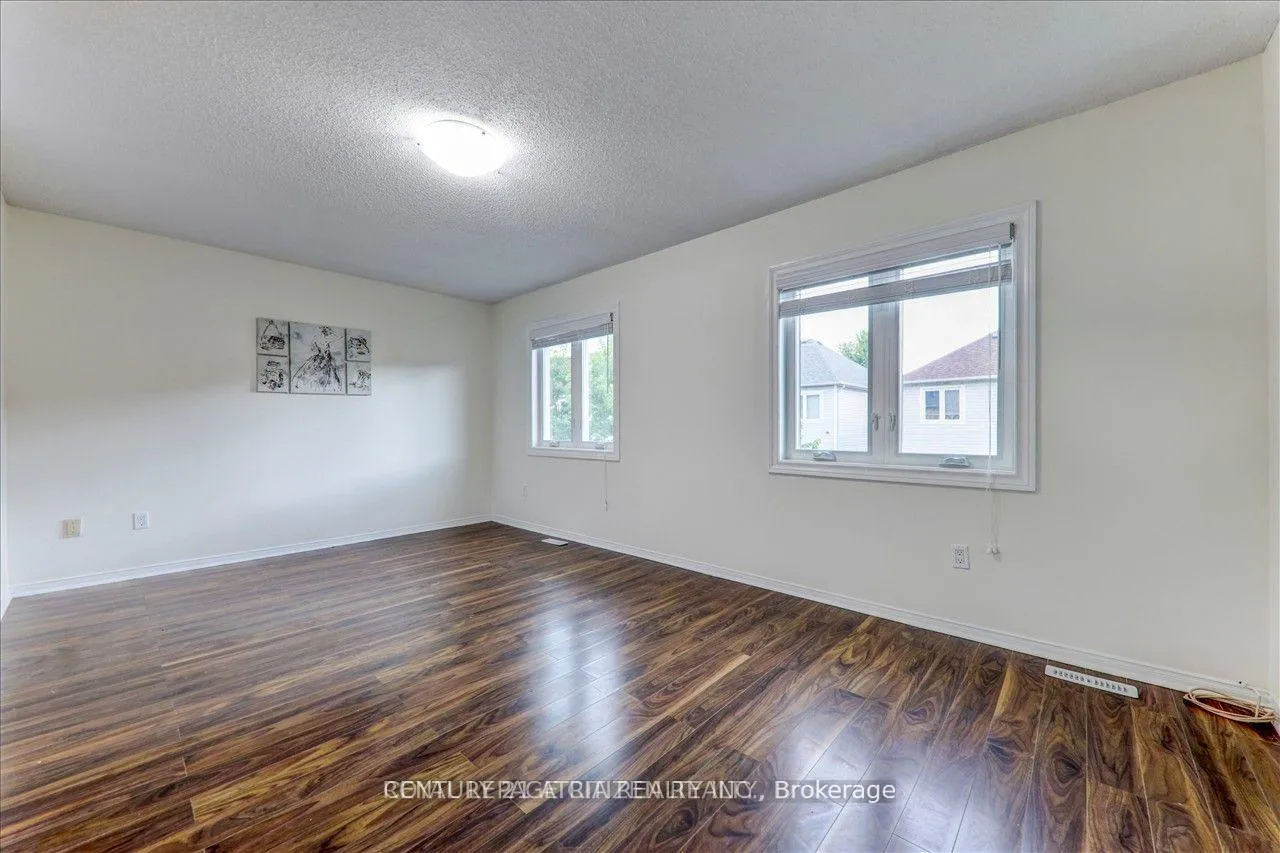 Photo 15 of Unit Upper, 24 Holloway Road, Markham, Cedarwood — HOMEH