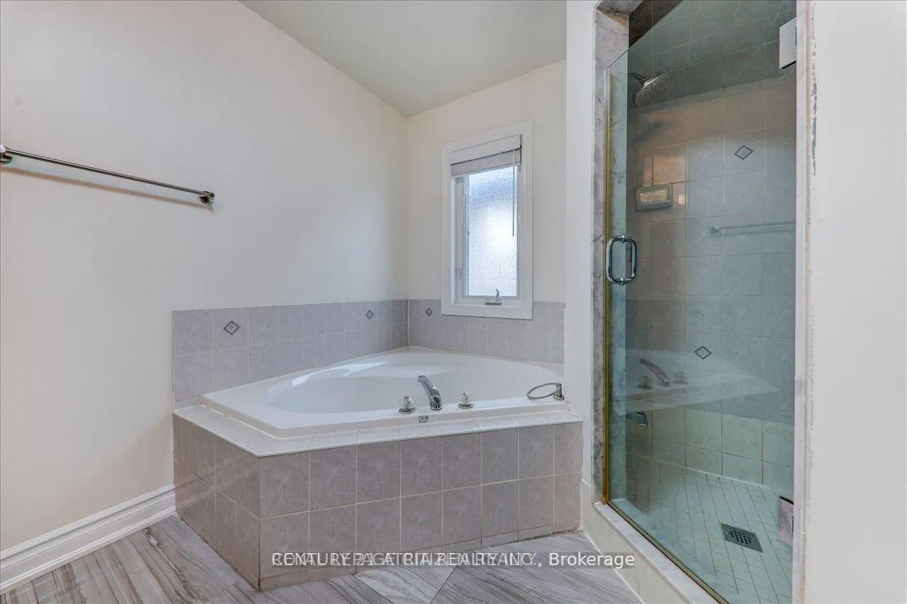 Photo 18 of Unit Upper, 24 Holloway Road, Markham, Cedarwood — HOMEH