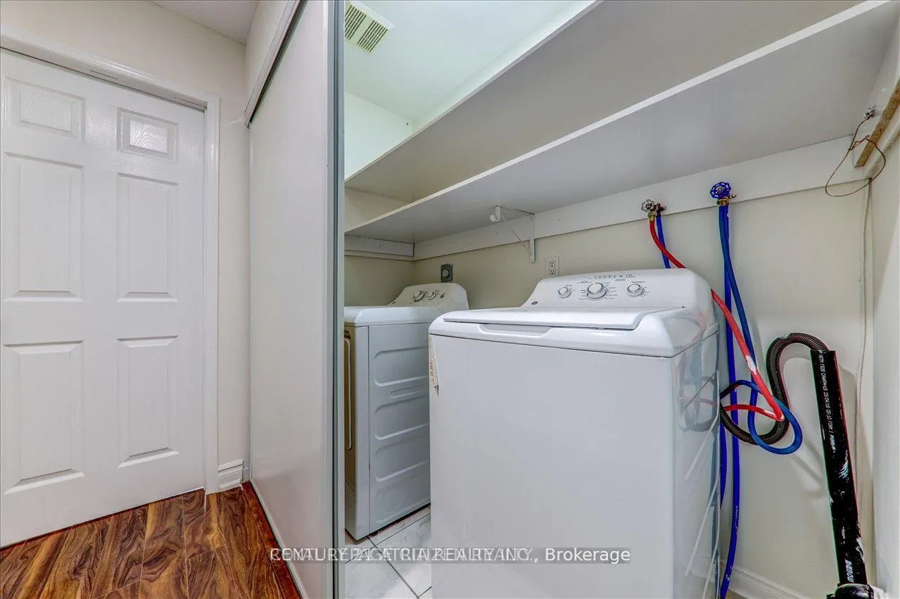 Photo 19 of Unit Upper, 24 Holloway Road, Markham, Cedarwood — HOMEH