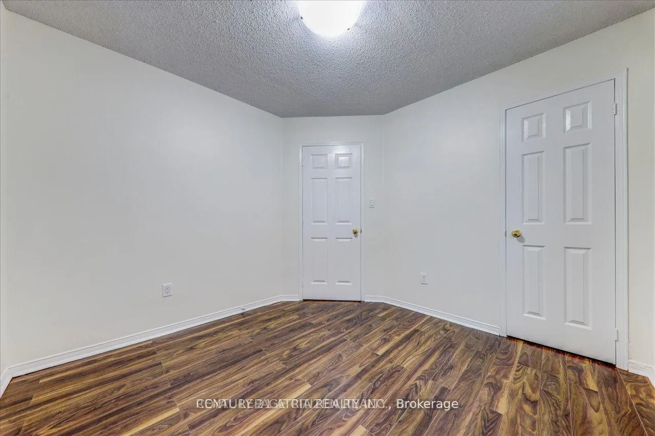 Photo 24 of Unit Upper, 24 Holloway Road, Markham, Cedarwood — HOMEH