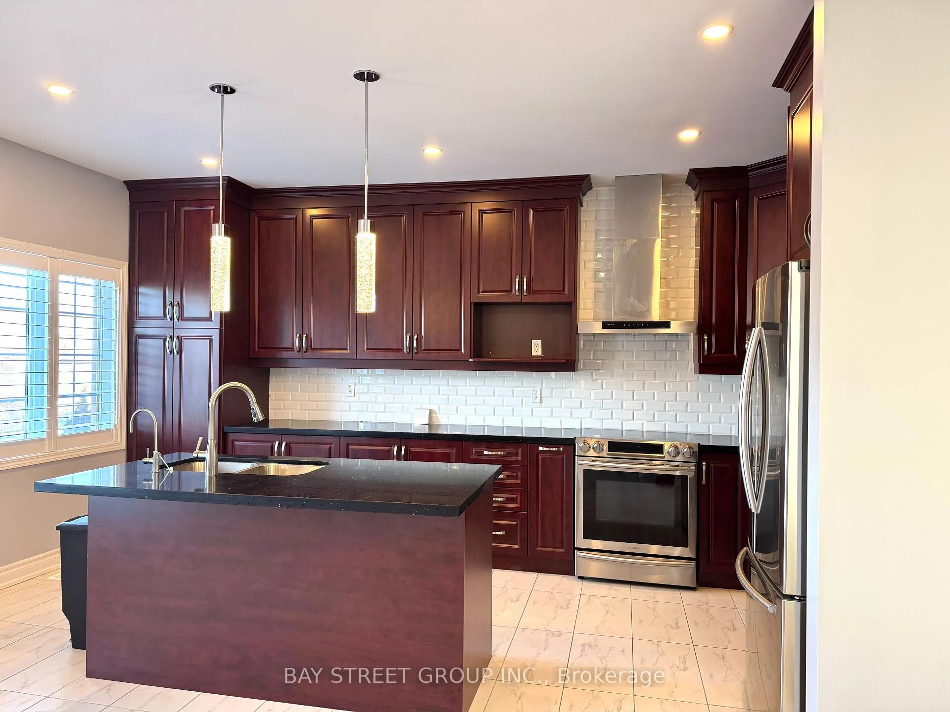 Photo 5 of 20 Prince William Drive, Markham, Village Green-South Unionville — HOMEH