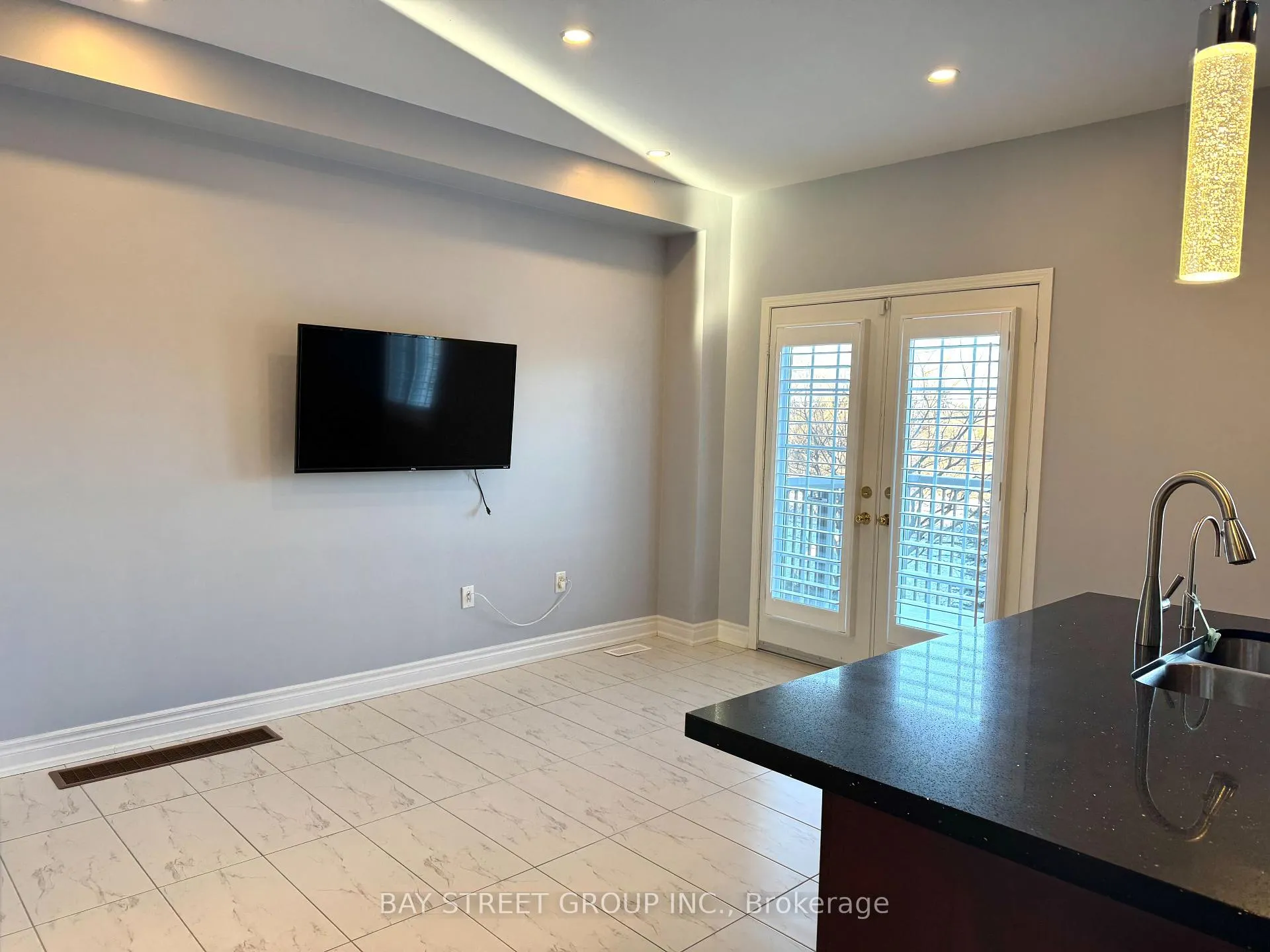 Photo 6 of 20 Prince William Drive, Markham, Village Green-South Unionville — HOMEH