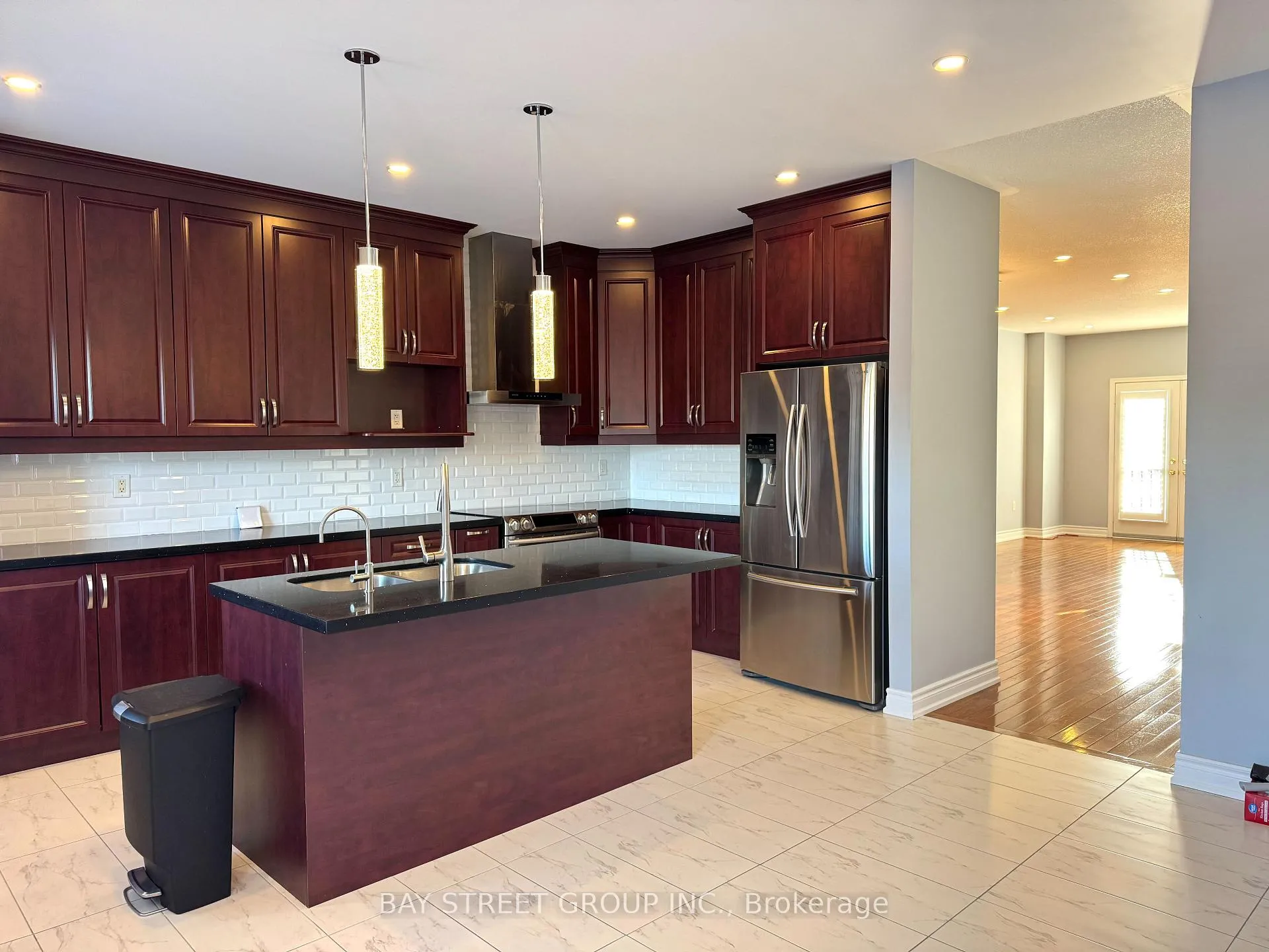 Photo 7 of 20 Prince William Drive, Markham, Village Green-South Unionville — HOMEH