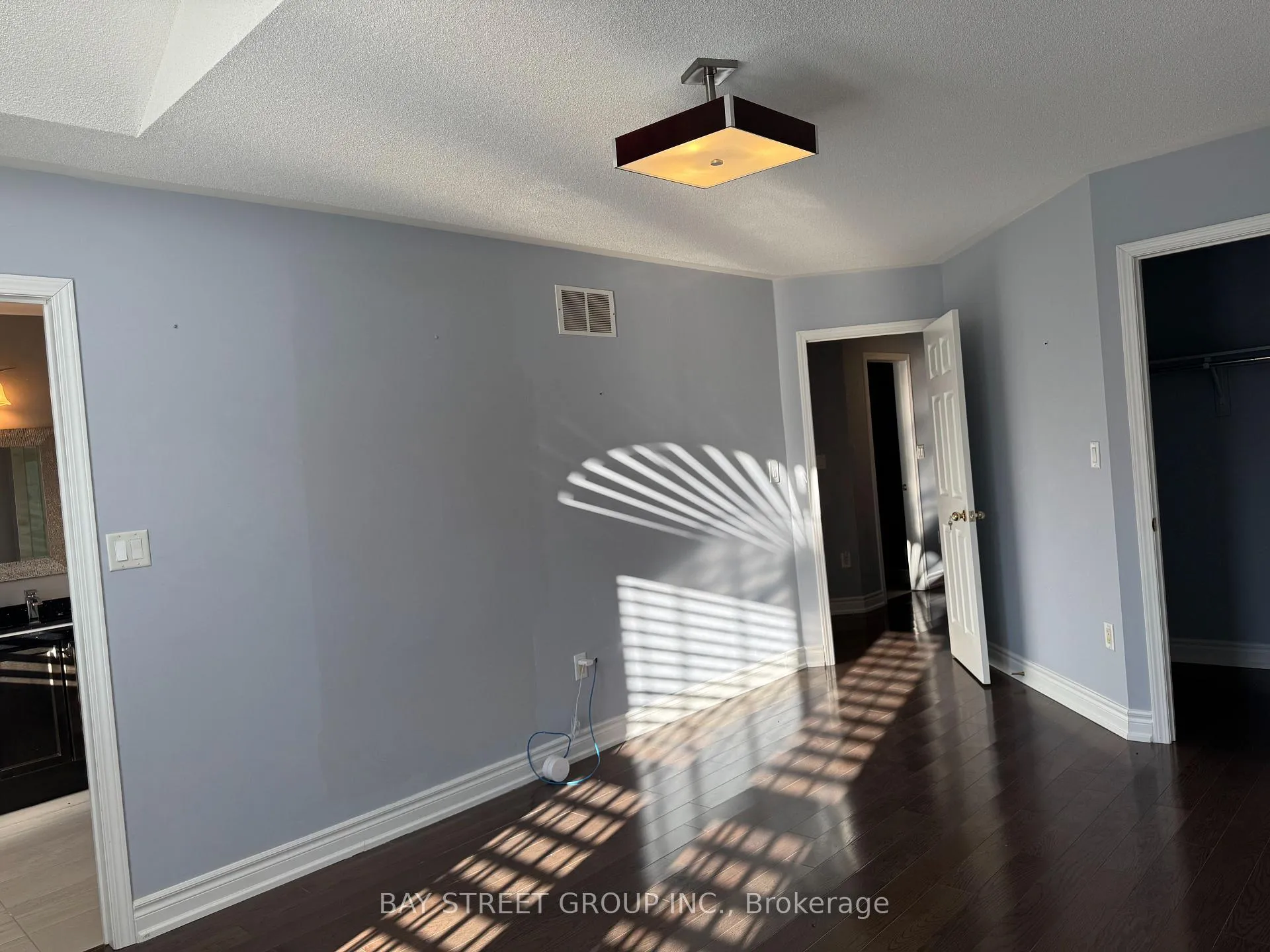 Photo 11 of 20 Prince William Drive, Markham, Village Green-South Unionville — HOMEH