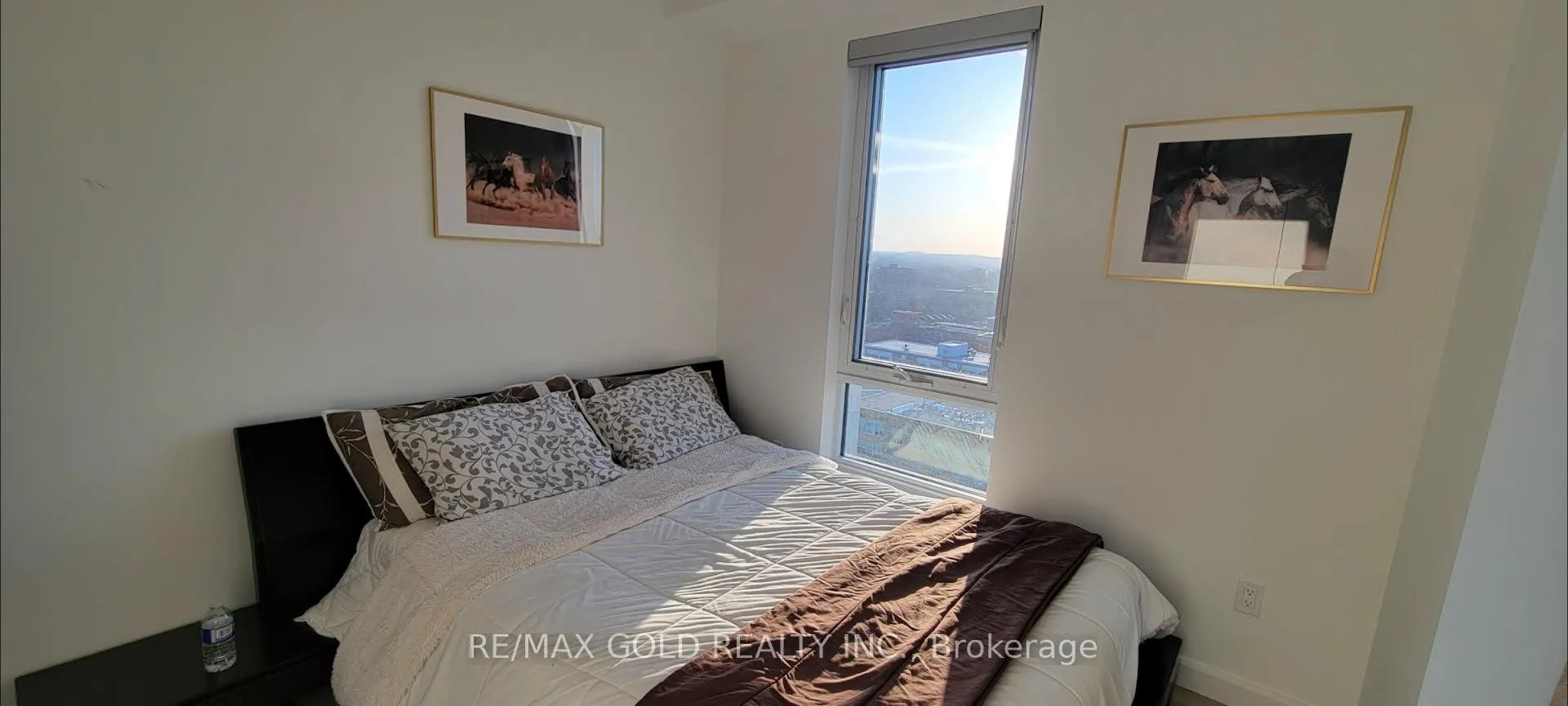 Photo 6 of Unit 1403, 741 King Street W, Kitchener — HOMEH