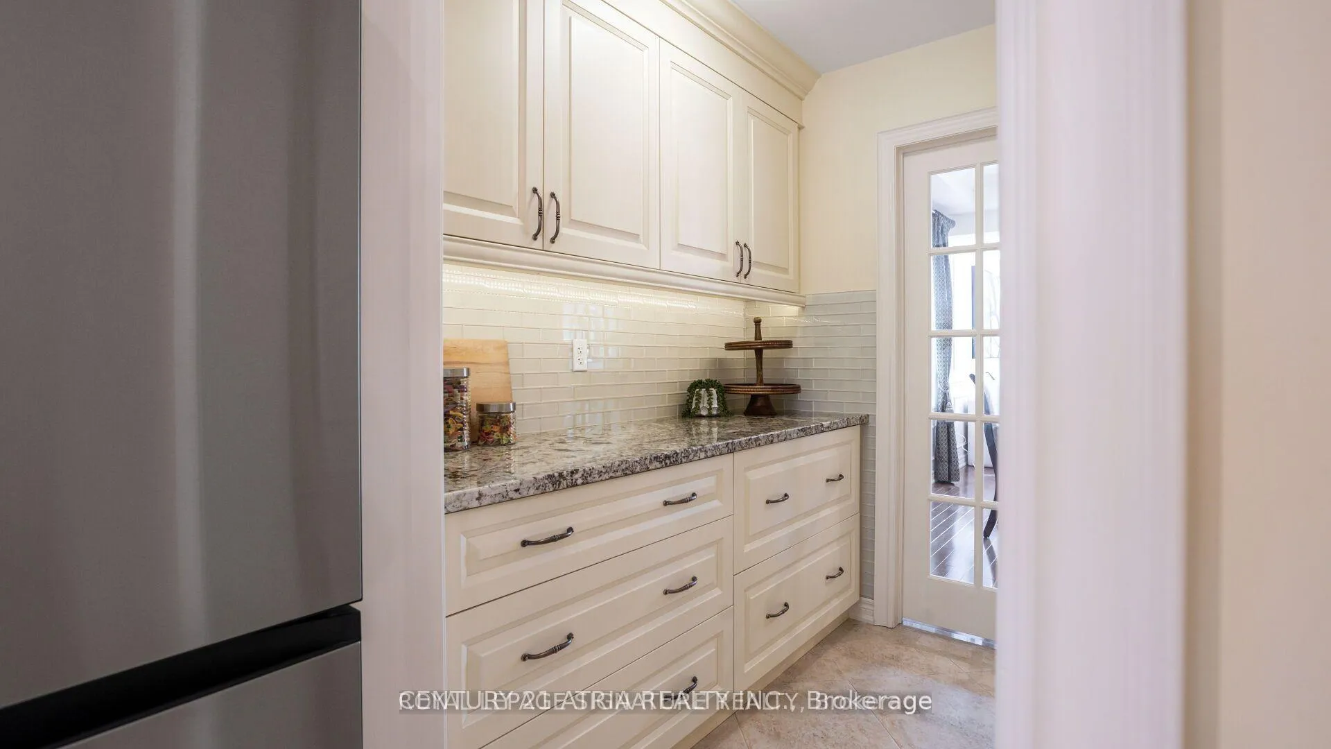 Photo 14 of 12 Coakwell, Markham, Box Grove — HOMEH