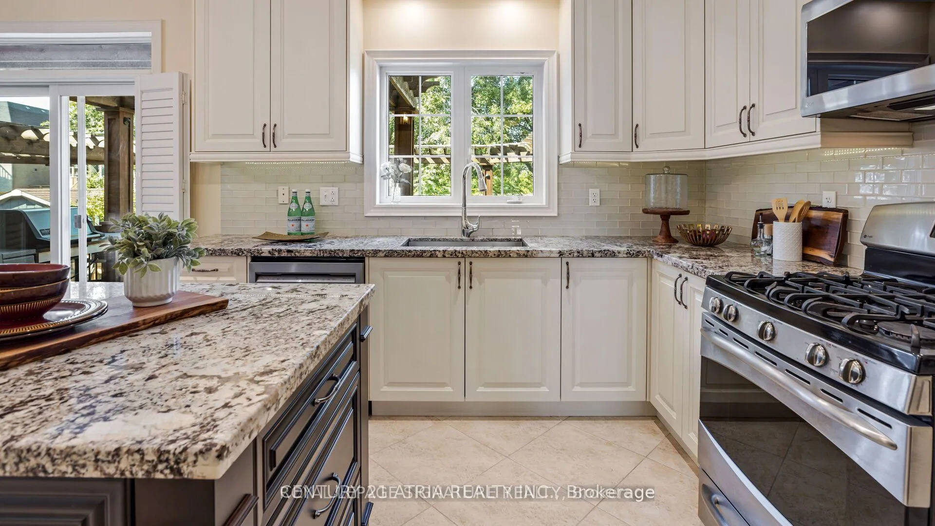 Photo 17 of 12 Coakwell, Markham, Box Grove — HOMEH