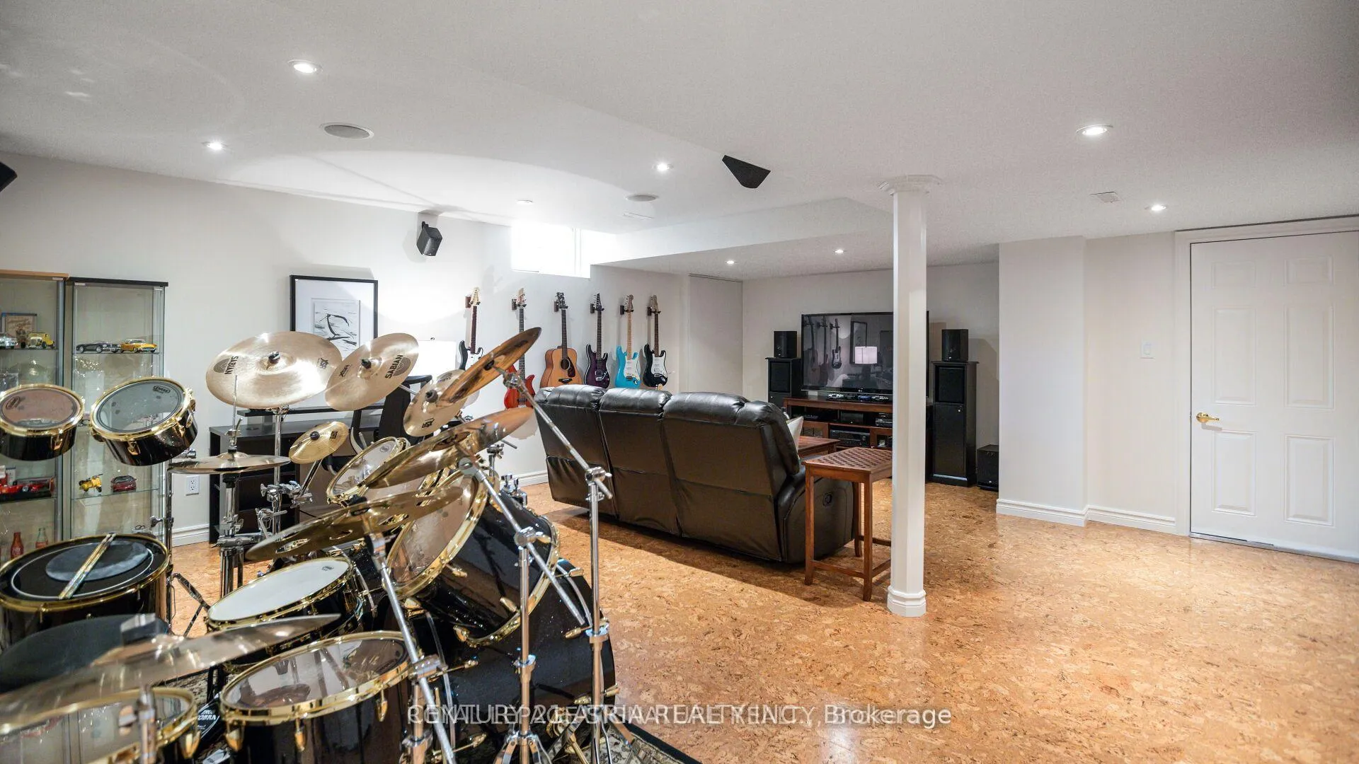 Photo 35 of 12 Coakwell, Markham, Box Grove — HOMEH