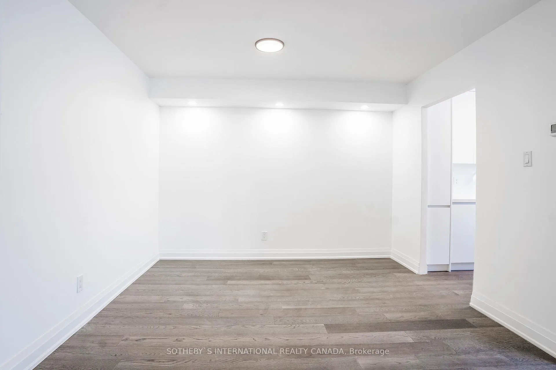 Photo 6 of Unit 603, 3800 Yonge Street, Toronto, Bedford Park-Nortown — HOMEH