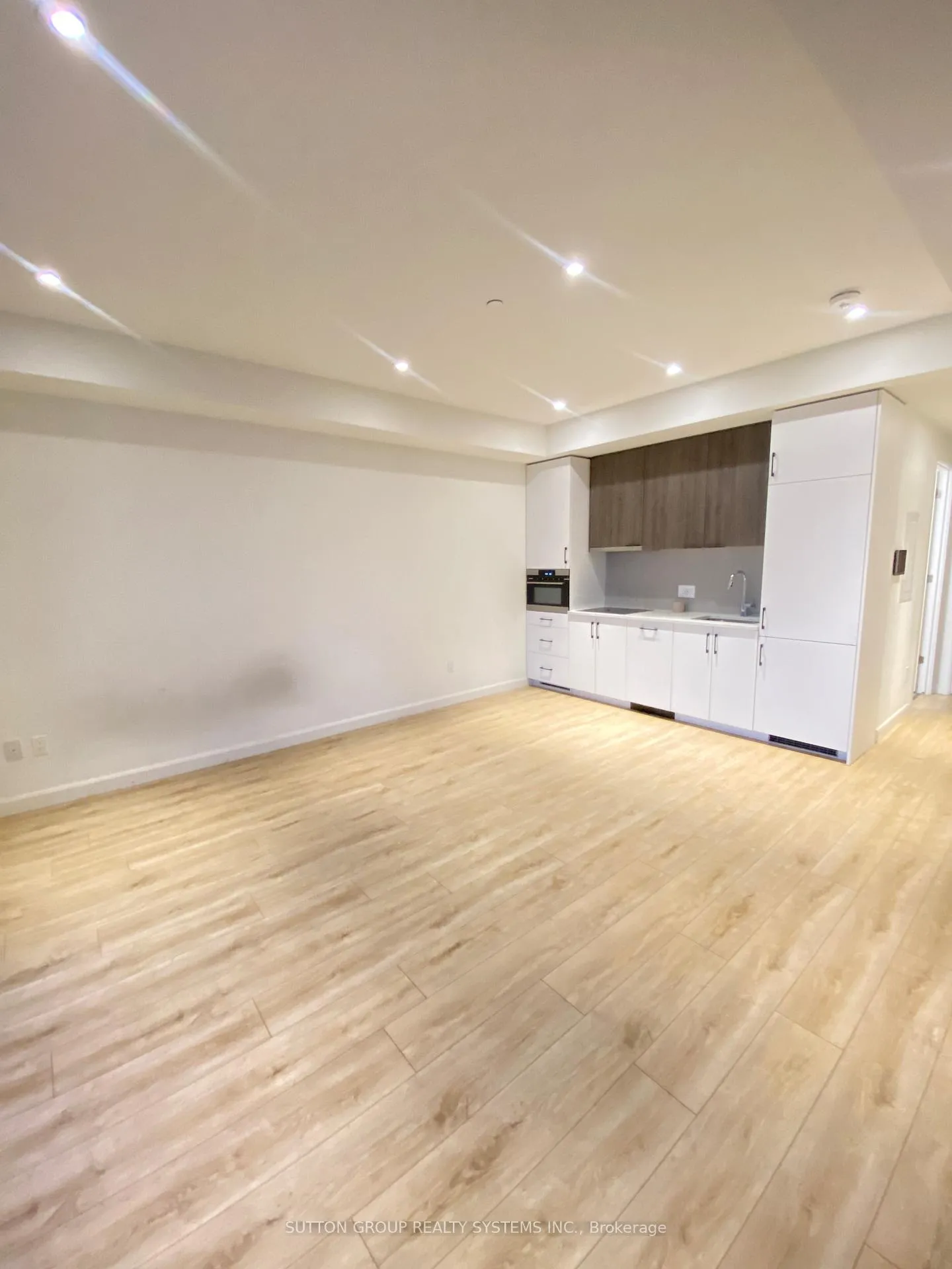 Photo 3 of Unit 1311, 741 King Street W, Kitchener — HOMEH