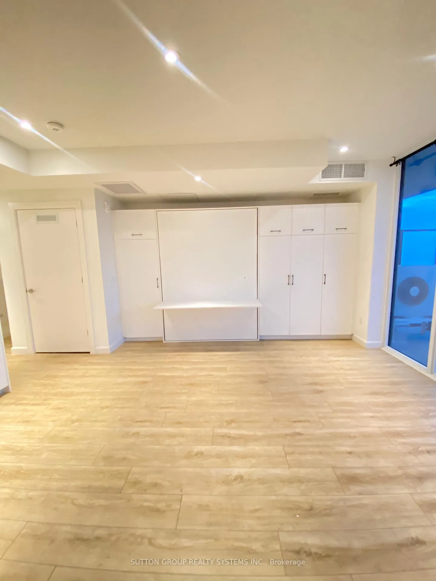 Photo 5 of Unit 1311, 741 King Street W, Kitchener — HOMEH
