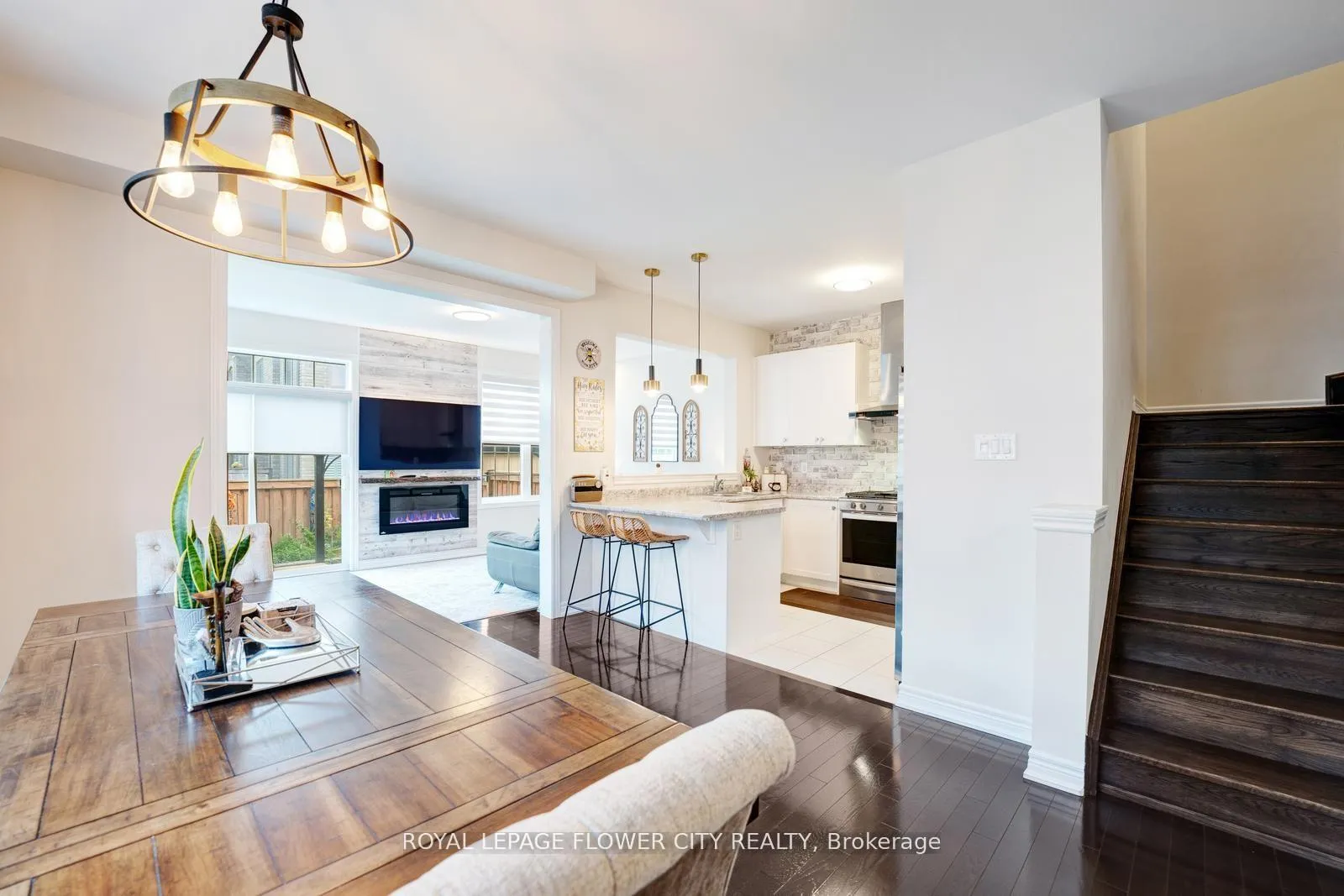 Photo 15 of 14 Labrish Road, Brampton, Northwest Brampton — HOMEH