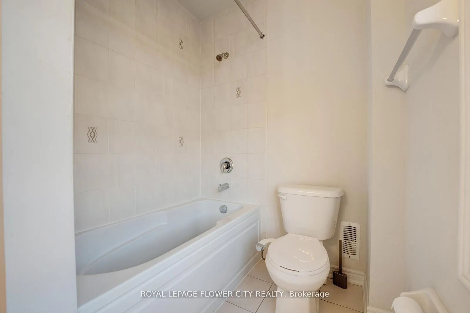 Photo 31 of 14 Labrish Road, Brampton, Northwest Brampton — HOMEH