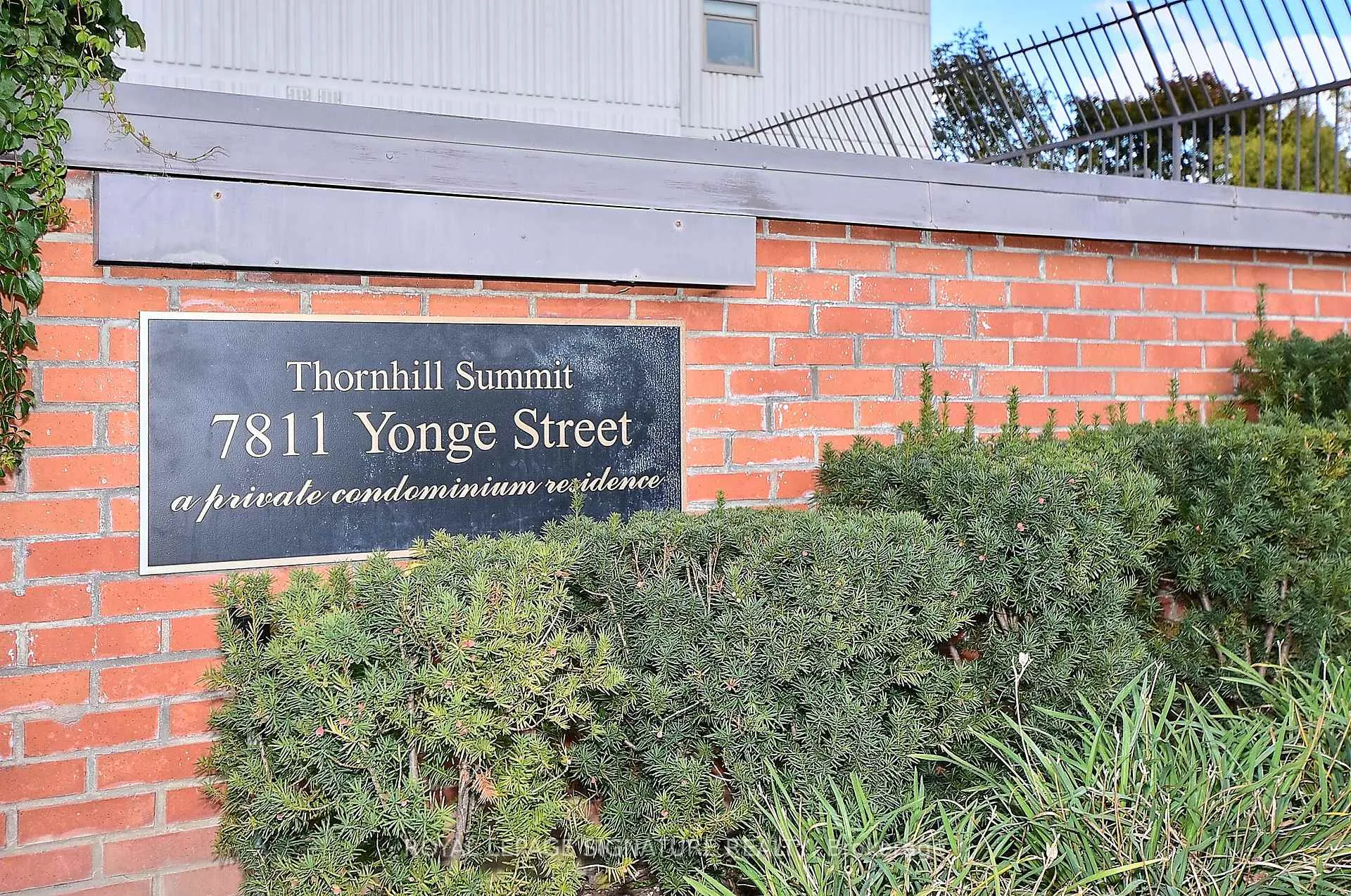 Photo 3 of Unit 1208, 7811 Yonge Street, Markham, Thornhill — HOMEH