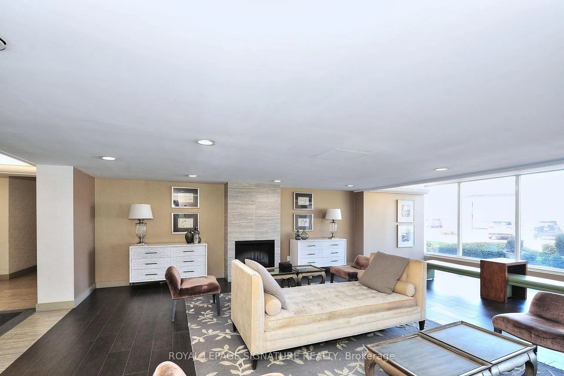 Photo 8 of Unit 1208, 7811 Yonge Street, Markham, Thornhill — HOMEH