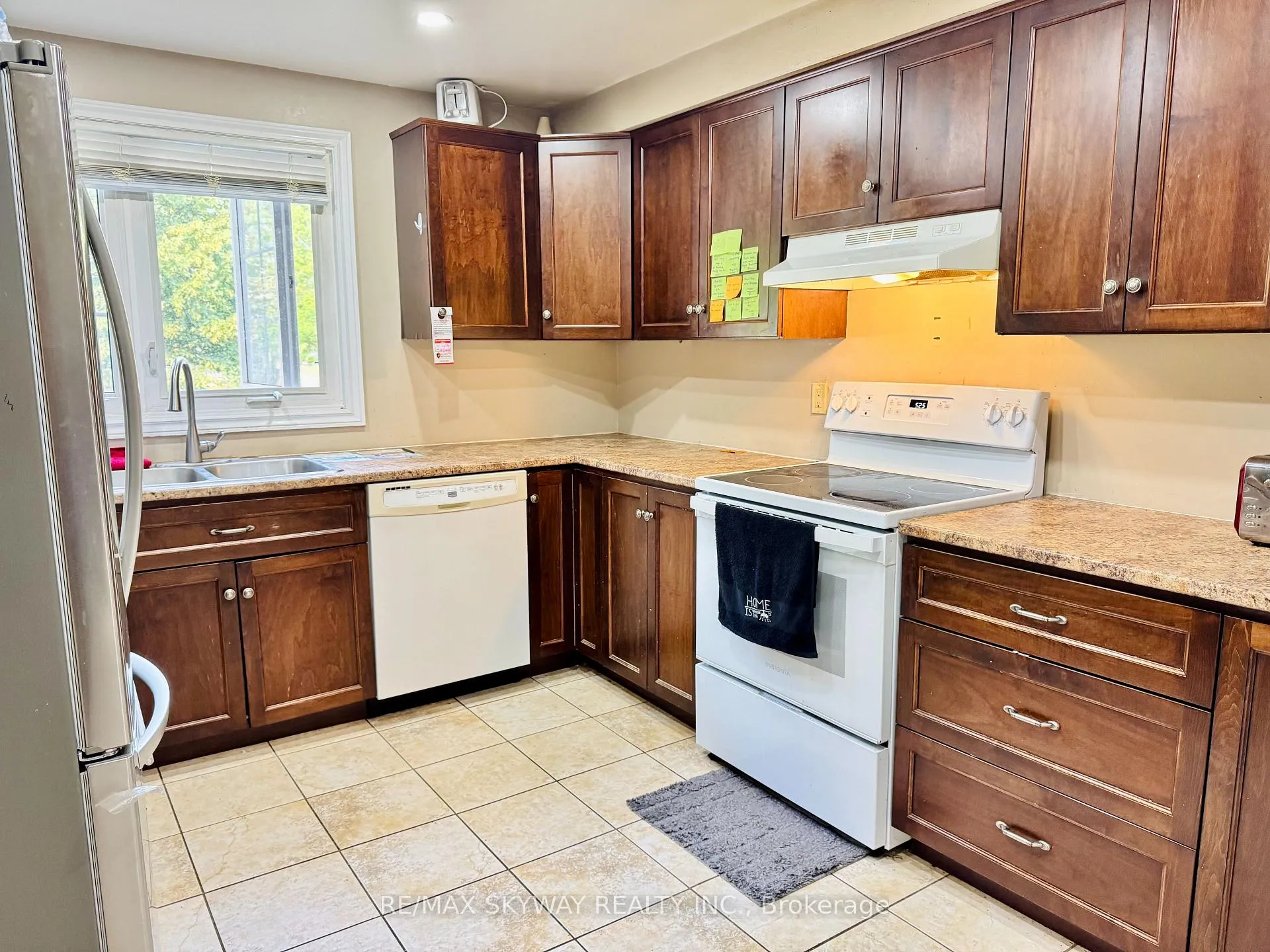 Photo 5 of Unit 1, 294 Fergus Avenue, Kitchener — HOMEH