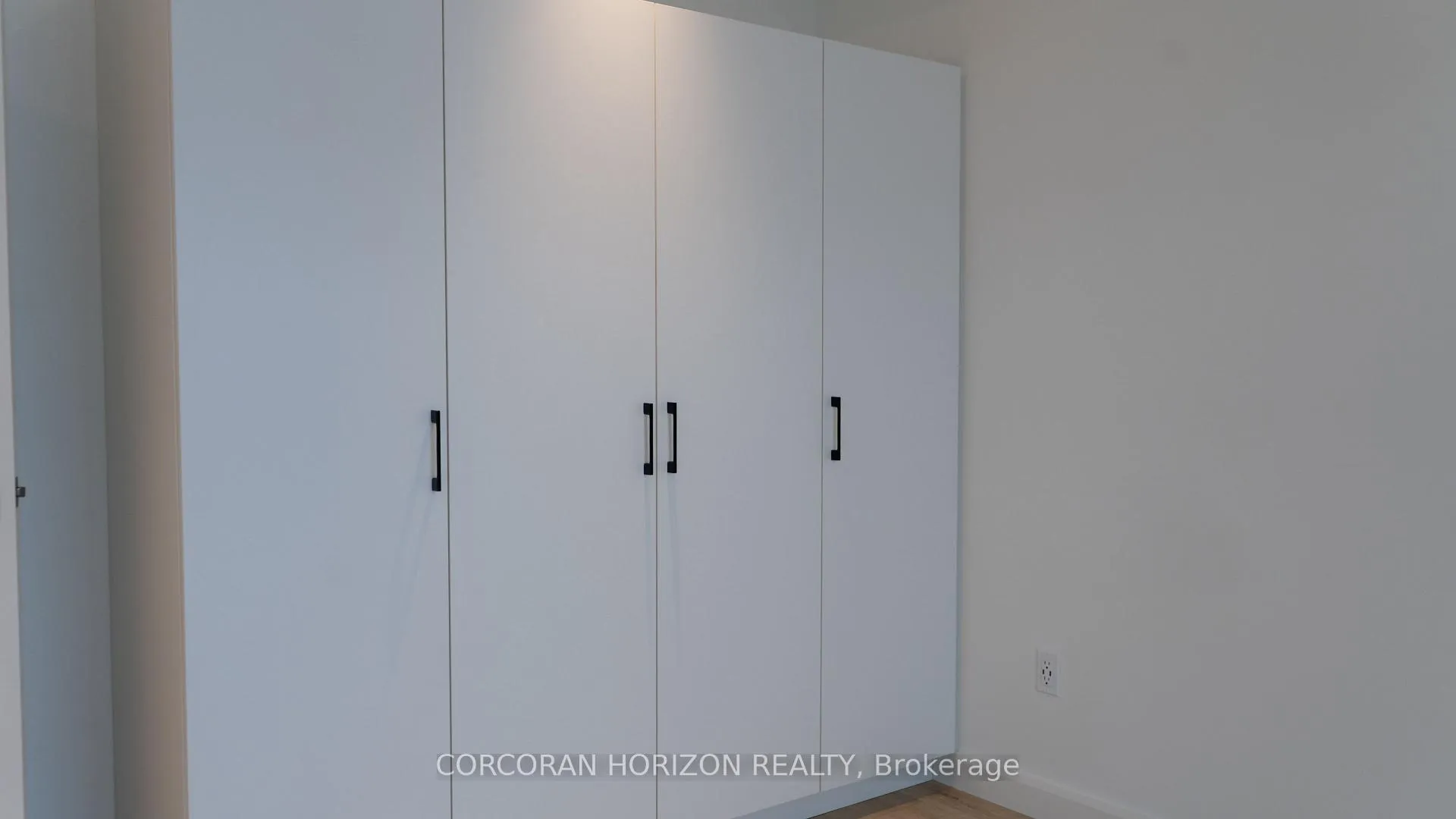 Photo 10 of Unit 1802, 741 King Street W, Kitchener, KW Hospital — HOMEH