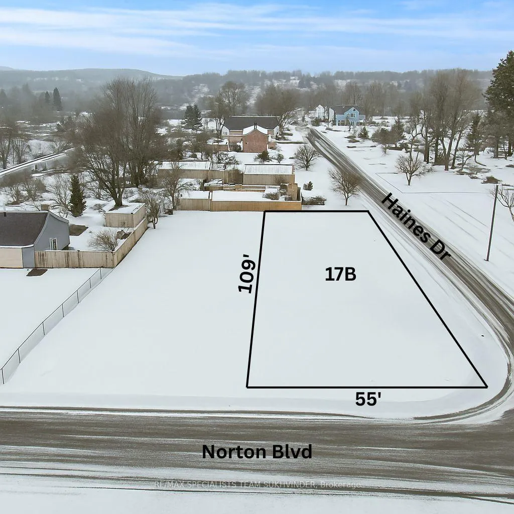 Photo 4 of Unit B, 17 Norton Boulevard, Caledon, Bolton East — HOMEH