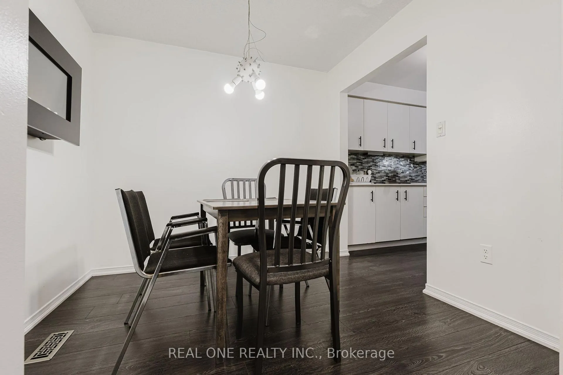 Photo 6 of Unit 60, 10 Holborn Court, Kitchener — HOMEH