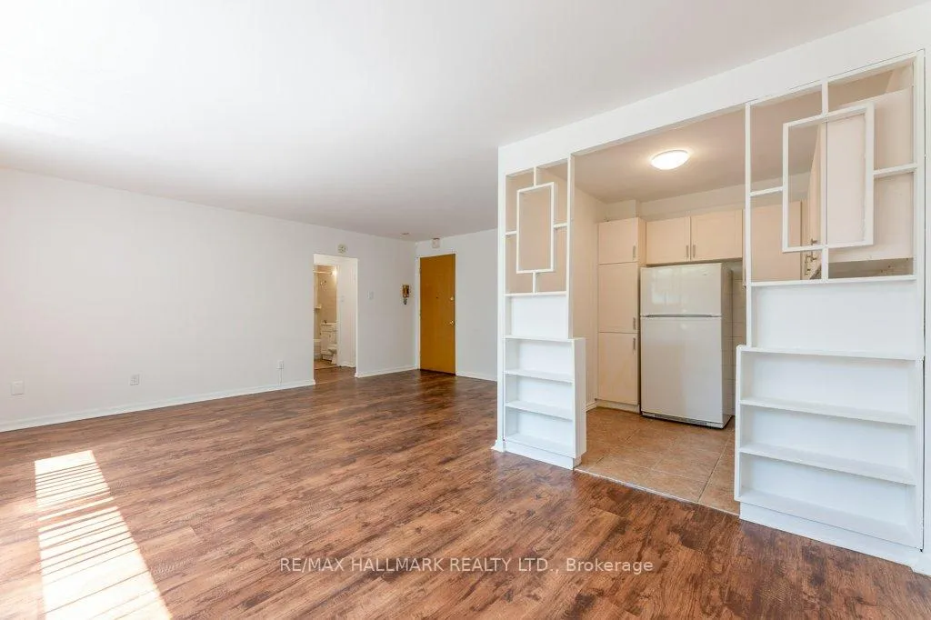 Photo 4 of Unit 2, 53 Neptune Drive, Toronto, Englemount-Lawrence — HOMEH