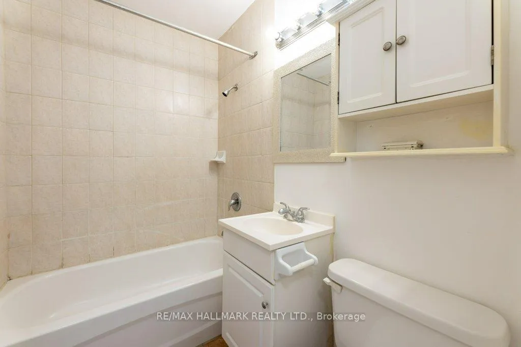 Photo 9 of Unit 2, 53 Neptune Drive, Toronto, Englemount-Lawrence — HOMEH