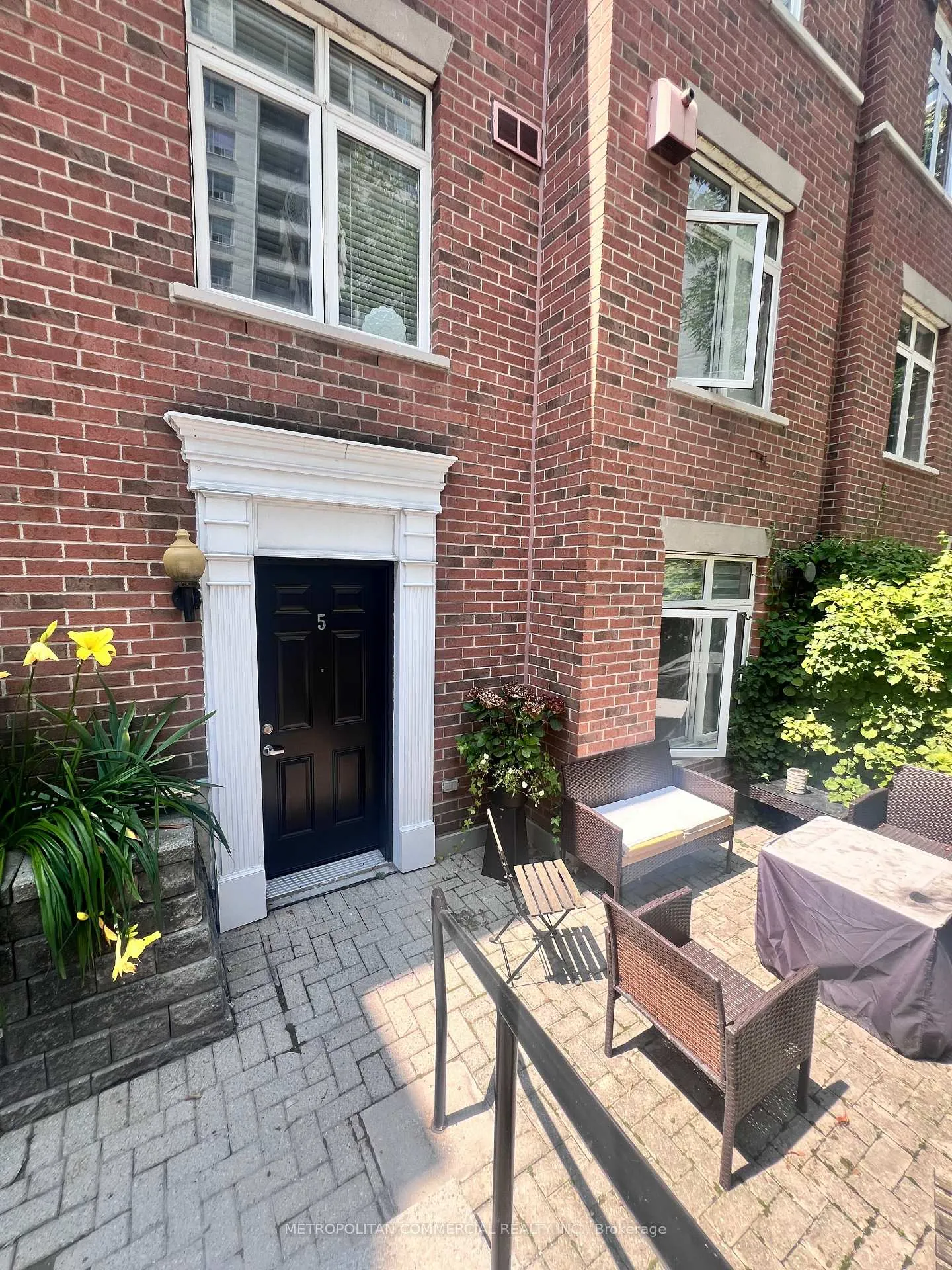Front of Unit 5, 98 Redpath Avenue