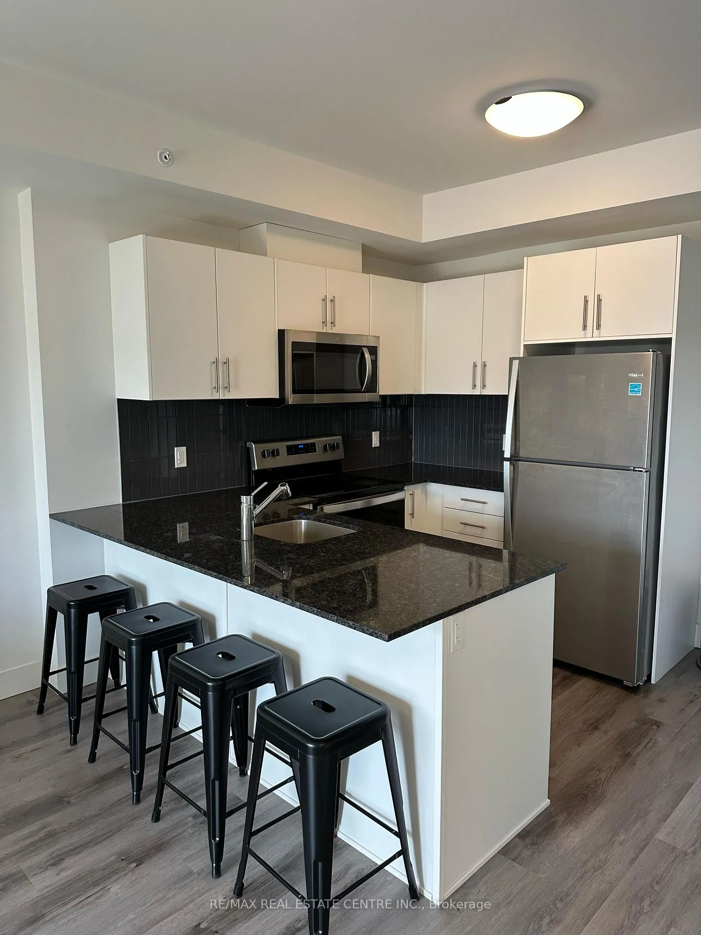 Photo 3 of Unit 403, 103 Roger Street, Waterloo, Uptown Waterloo — HOMEH