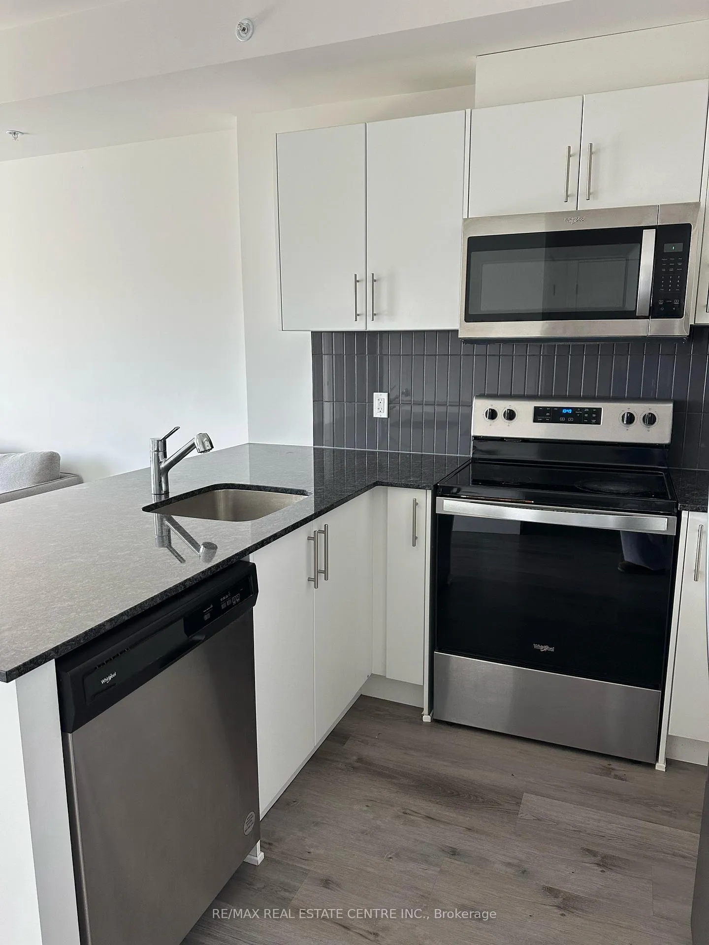 Photo 4 of Unit 403, 103 Roger Street, Waterloo, Uptown Waterloo — HOMEH