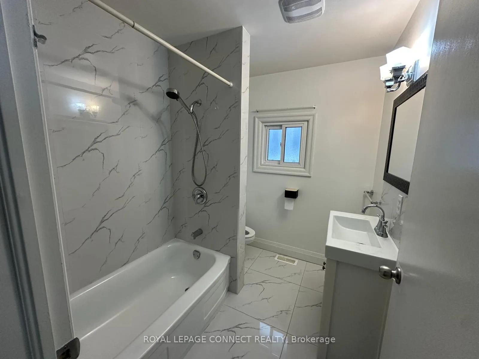 Photo 9 of 612 Marksbury Road S, Pickering, West Shore — HOMEH