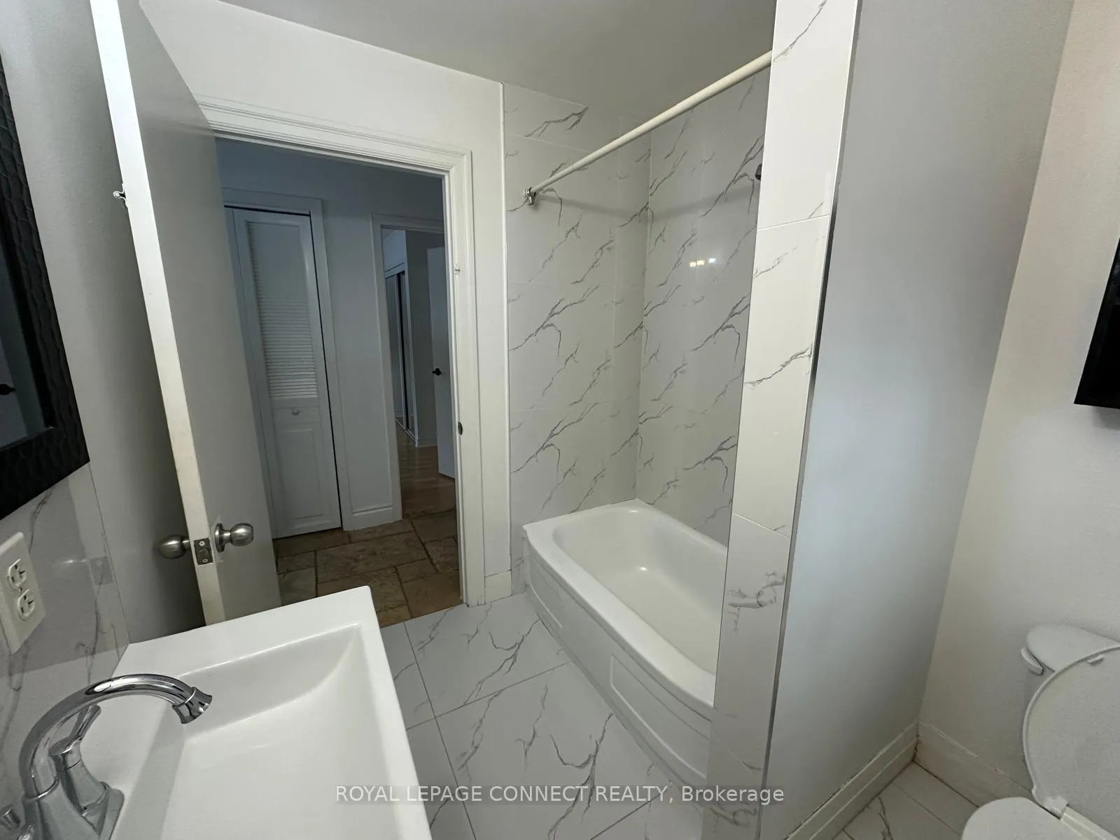 Photo 10 of 612 Marksbury Road S, Pickering, West Shore — HOMEH