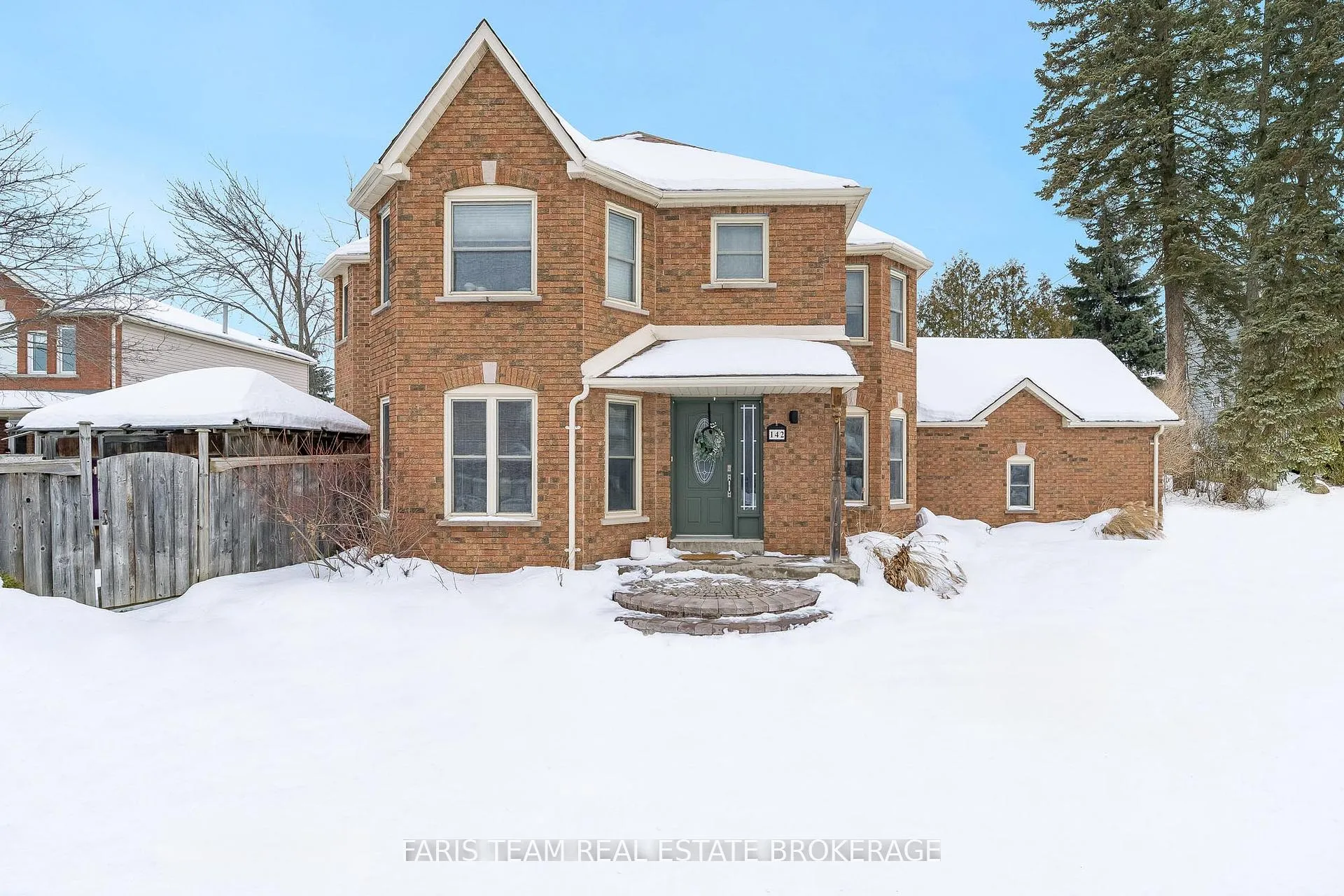 Front of 142 Livingstone Street W