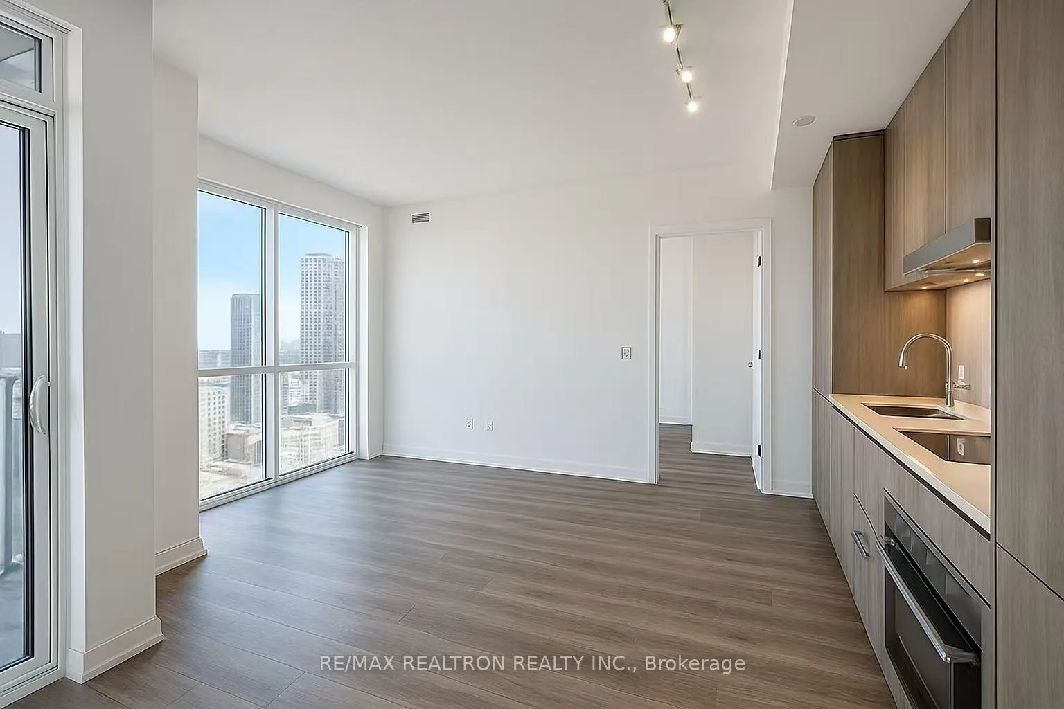 Photo 1 of Unit 2902, 8 Interchange Way, Vaughan, Vaughan Corporate Centre — HOMEH