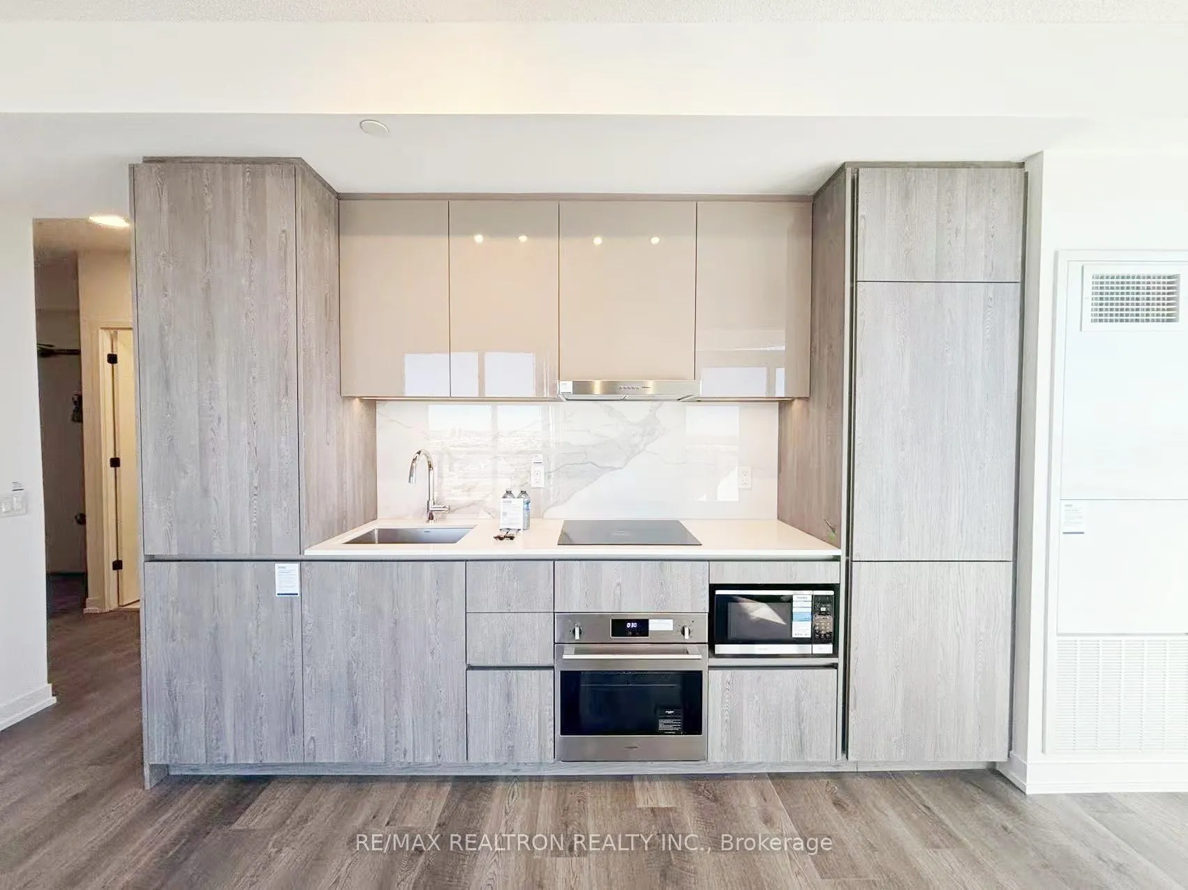 Photo 3 of Unit 2902, 8 Interchange Way, Vaughan, Vaughan Corporate Centre — HOMEH