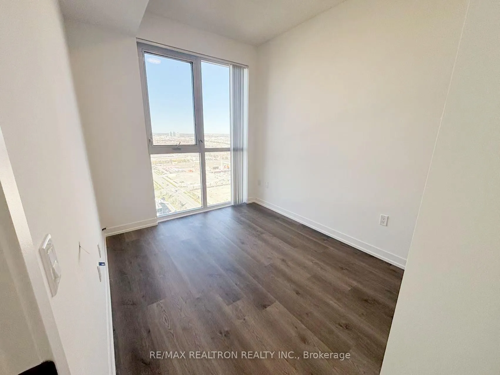 Photo 6 of Unit 2902, 8 Interchange Way, Vaughan, Vaughan Corporate Centre — HOMEH