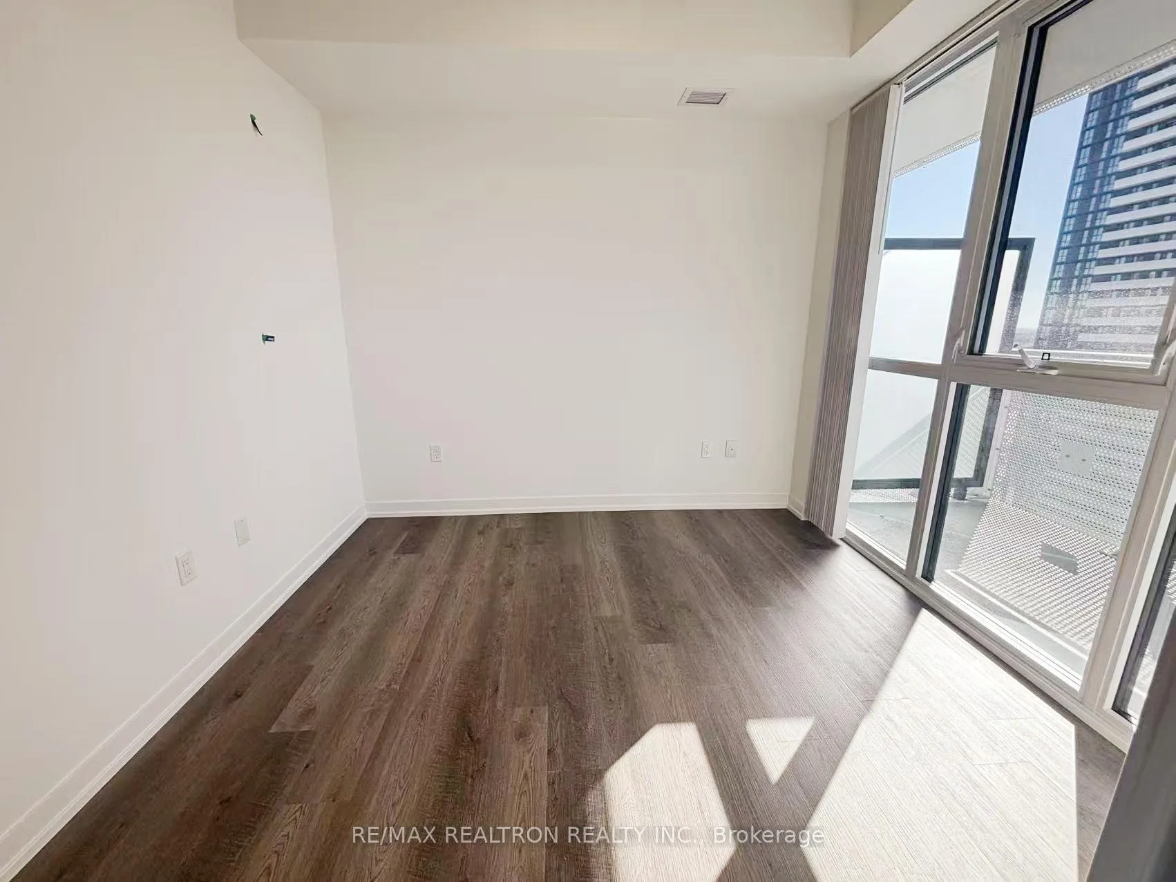 Photo 9 of Unit 2902, 8 Interchange Way, Vaughan, Vaughan Corporate Centre — HOMEH