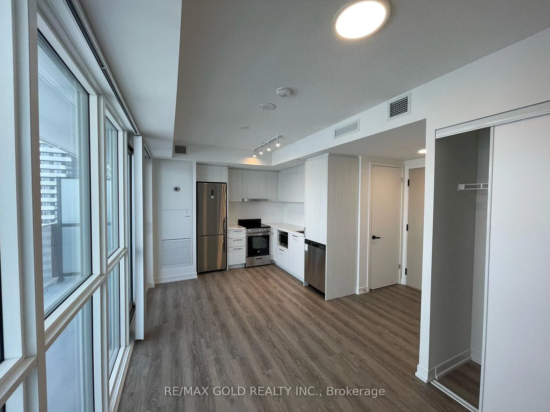 Photo 22 of Unit 2012, 195 Commerce Street W, Vaughan, Vaughan Corporate Centre — HOMEH