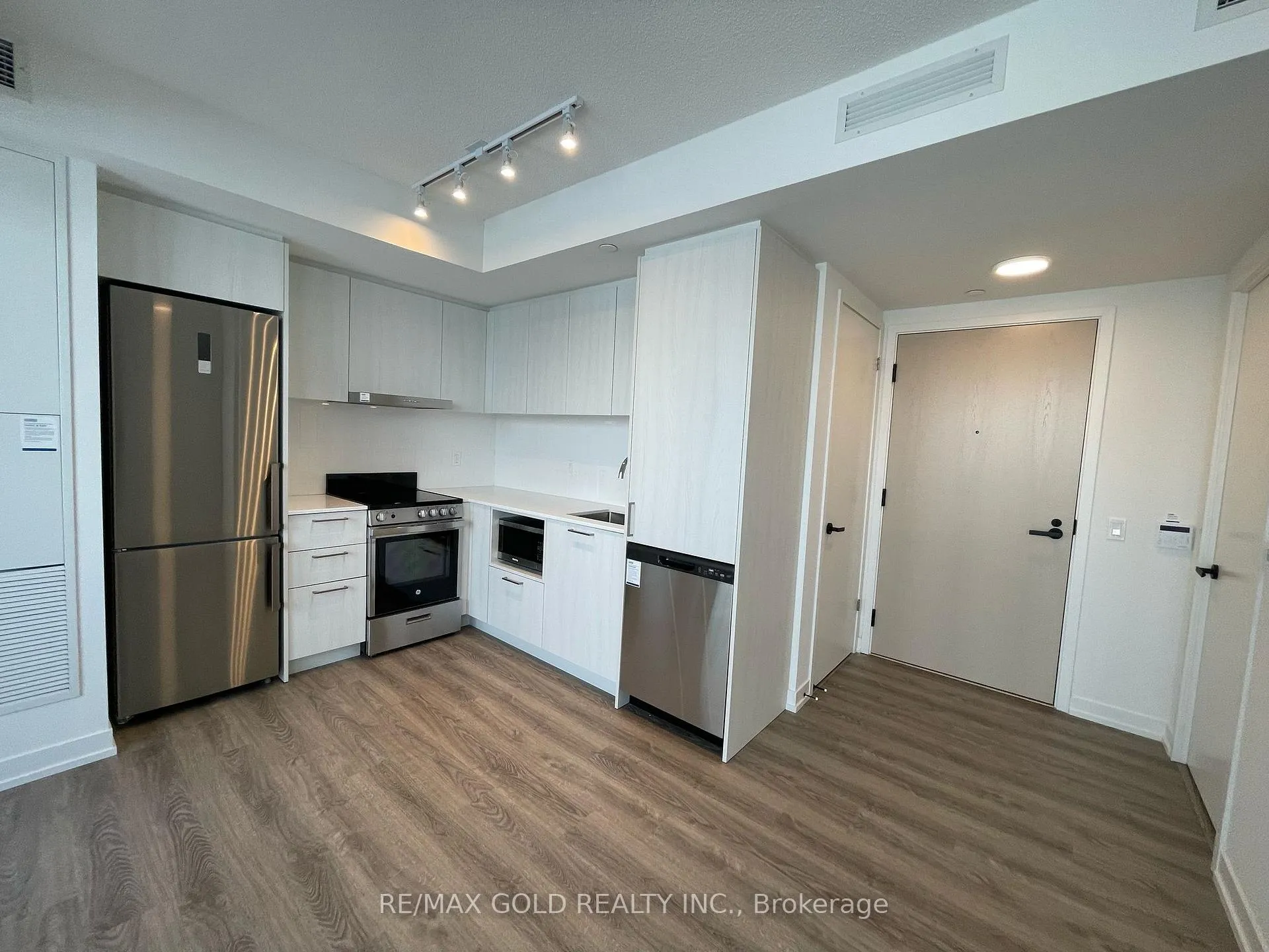 Photo 23 of Unit 2012, 195 Commerce Street W, Vaughan, Vaughan Corporate Centre — HOMEH