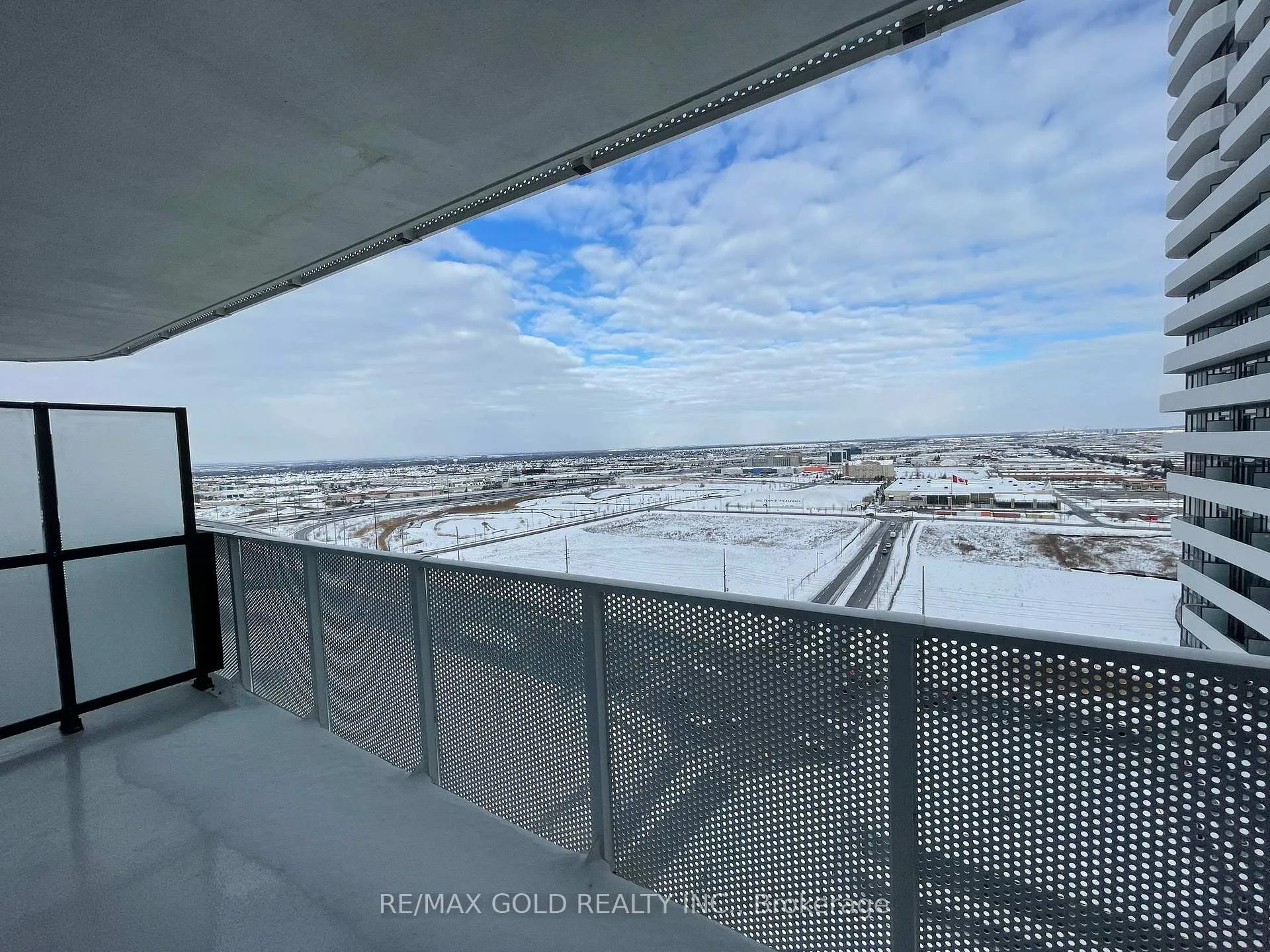 Photo 34 of Unit 2012, 195 Commerce Street W, Vaughan, Vaughan Corporate Centre — HOMEH