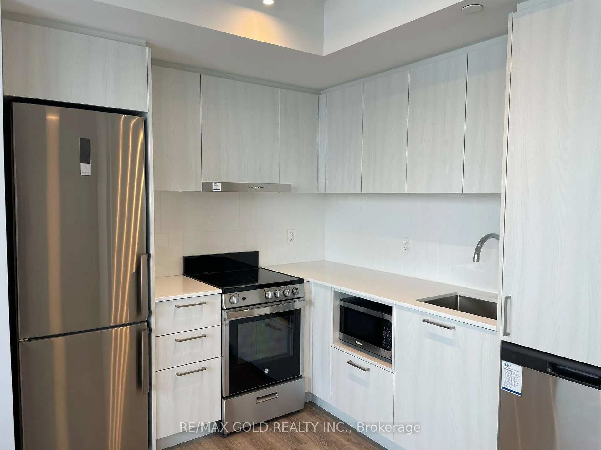 Photo 39 of Unit 2012, 195 Commerce Street W, Vaughan, Vaughan Corporate Centre — HOMEH