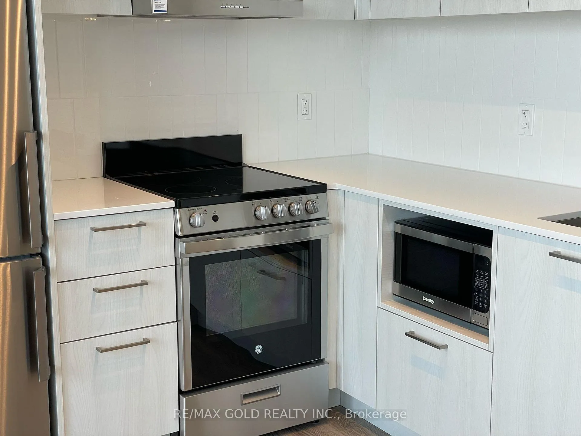 Photo 40 of Unit 2012, 195 Commerce Street W, Vaughan, Vaughan Corporate Centre — HOMEH