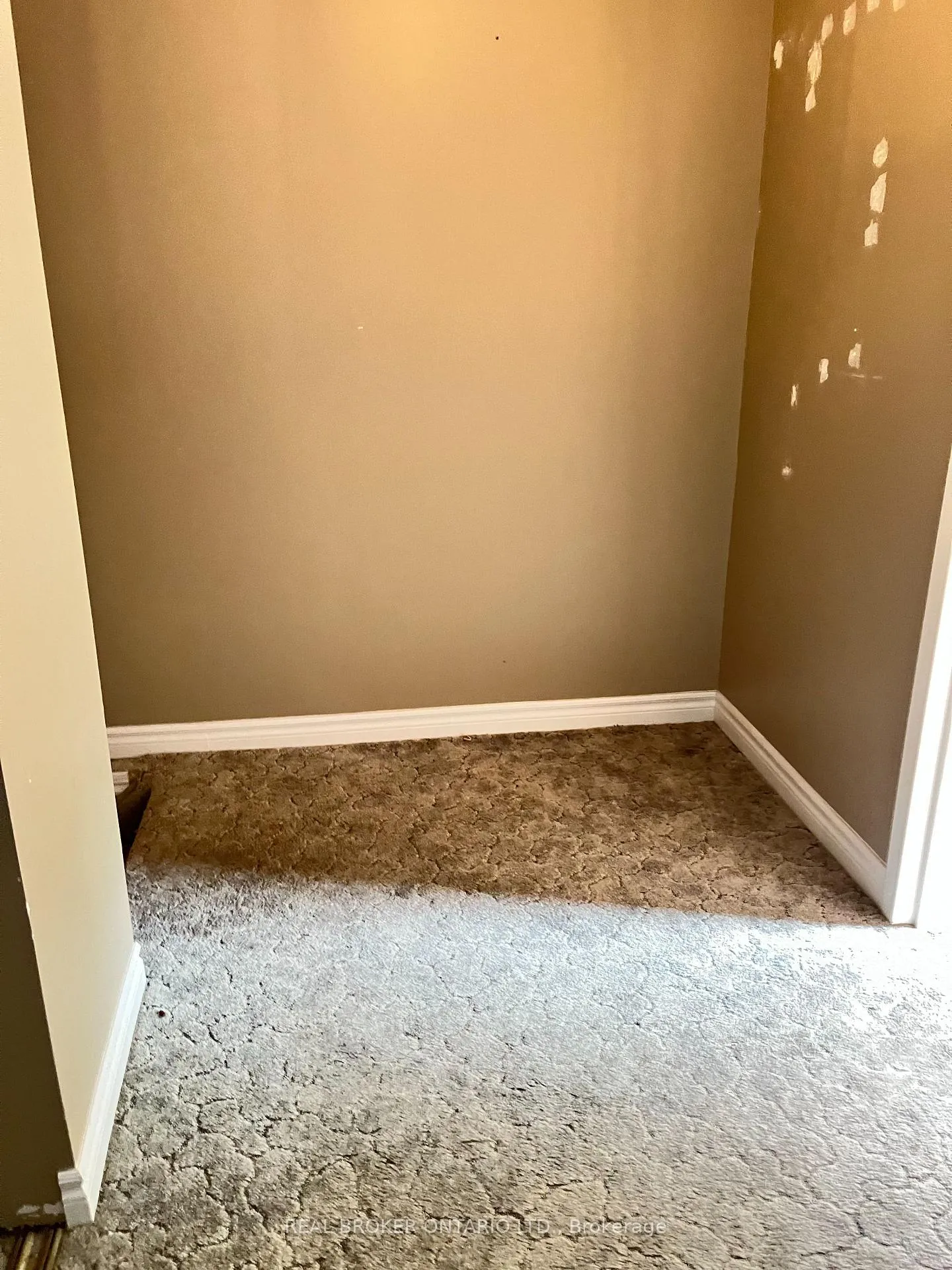 Photo 9 of 47 Wedgewood Avenue E, Chatham-Kent, Chatham — HOMEH
