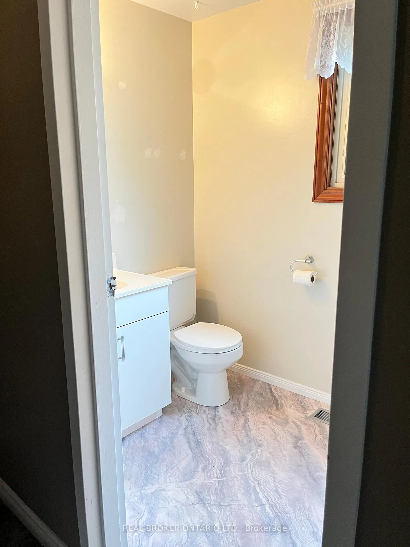 Photo 10 of 47 Wedgewood Avenue E, Chatham-Kent, Chatham — HOMEH