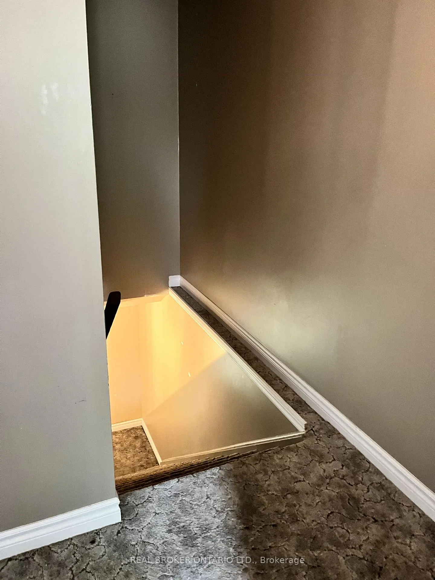 Photo 12 of 47 Wedgewood Avenue E, Chatham-Kent, Chatham — HOMEH