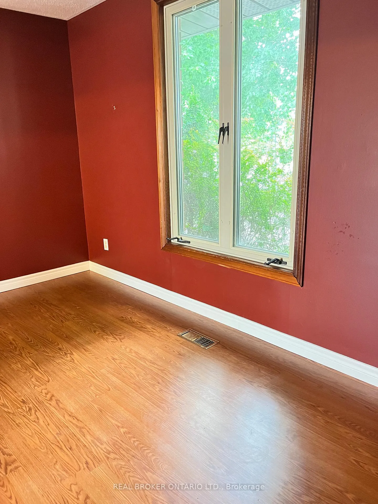 Photo 14 of 47 Wedgewood Avenue E, Chatham-Kent, Chatham — HOMEH