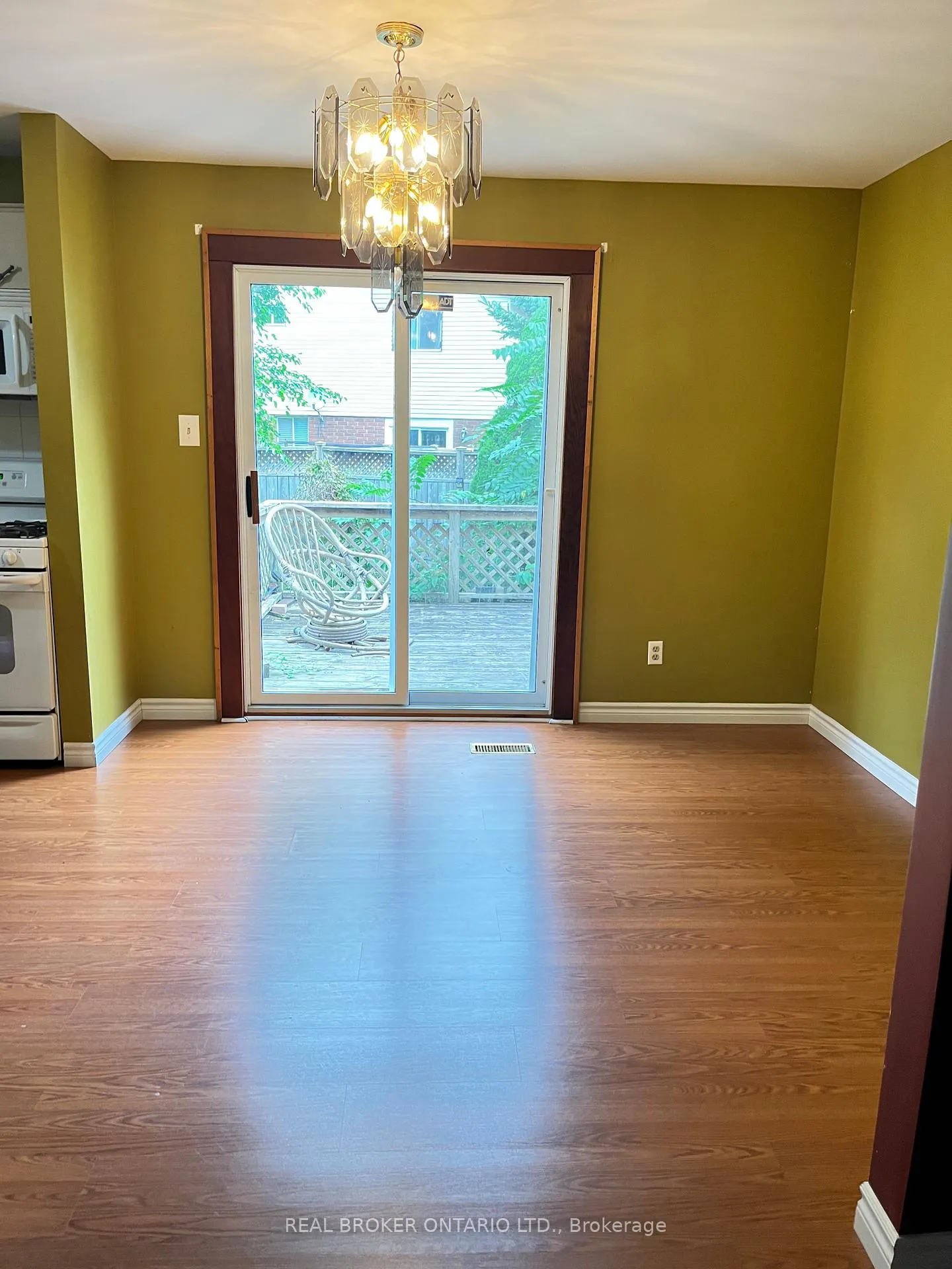 Photo 15 of 47 Wedgewood Avenue E, Chatham-Kent, Chatham — HOMEH