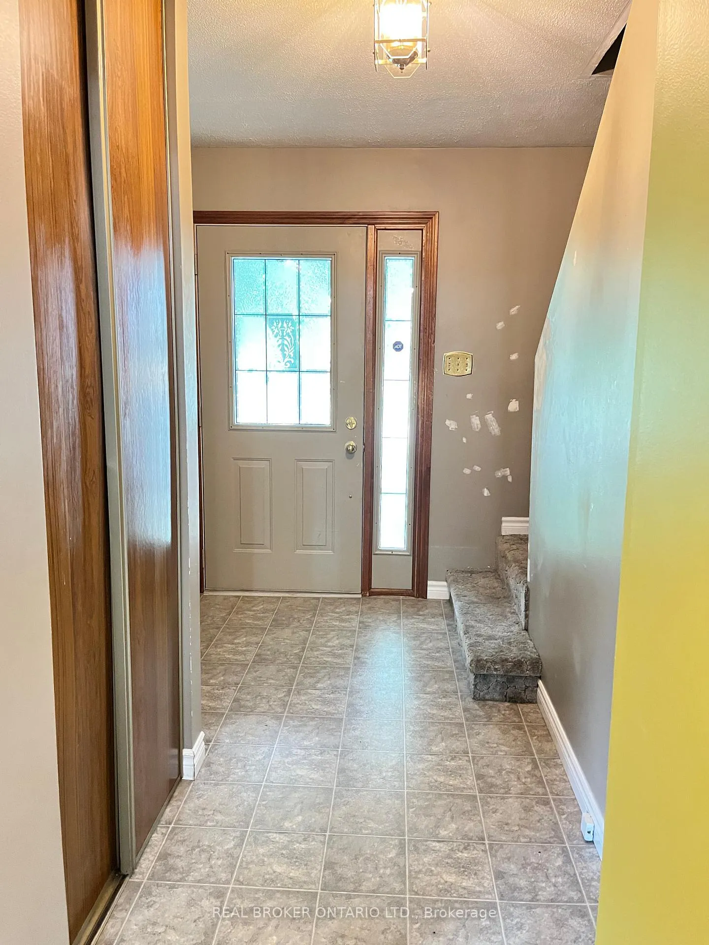 Photo 22 of 47 Wedgewood Avenue E, Chatham-Kent, Chatham — HOMEH