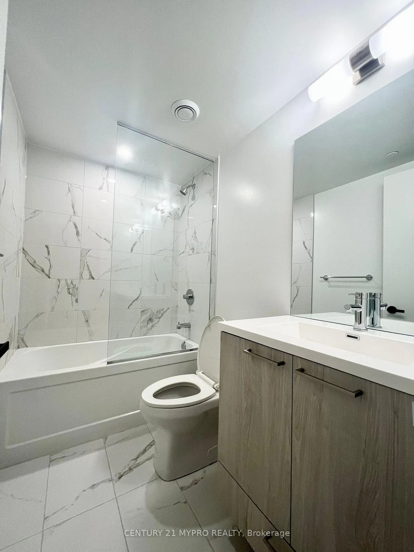 Photo 16 of Unit 2007, 195 Commerce Street, Vaughan, Vaughan Corporate Centre — HOMEH